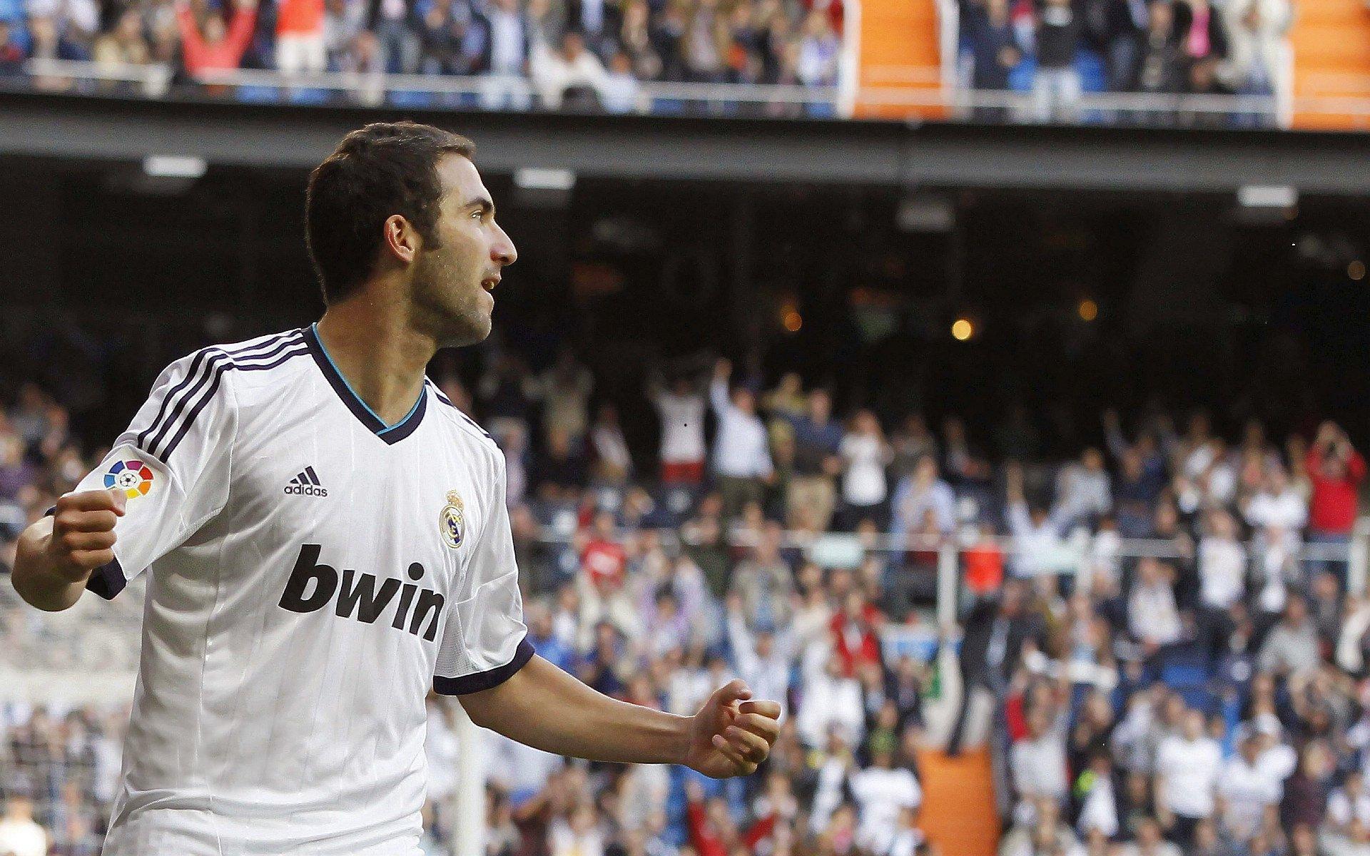 威尔希尔谦逊点评中场传承,道曼实力获认可,赖斯担纲榜样引领新篇章